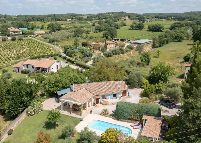 Vignes * Saint-Césaire-de-Gauzignan