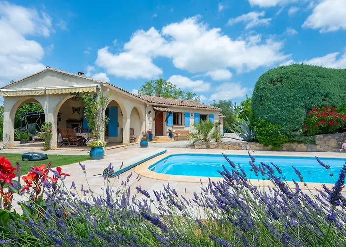 Vignes * Saint-Césaire-de-Gauzignan